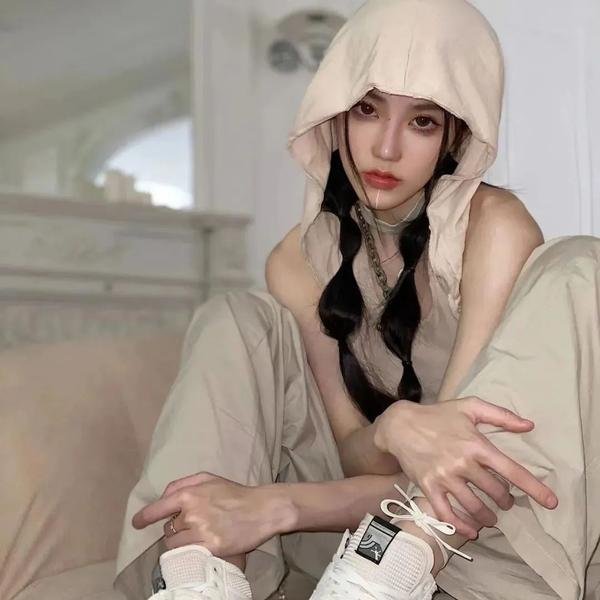 蔷花，红莲